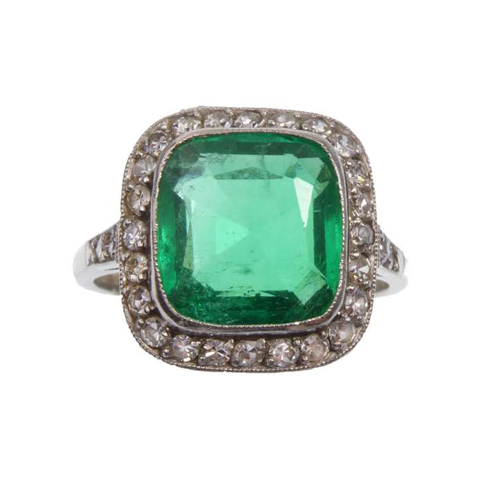 Art Deco emerald and diamond cluster ring